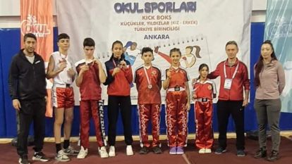 Bolu Kick Boks  ekibi Türkiye Okul Sporları Kick Boks Şampiyonası'nda madalyaları topladı