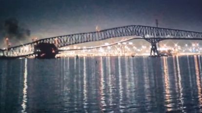 Amerika'da bir köprü, konteyner gemisinin çarpmasıyla suya gömüldü